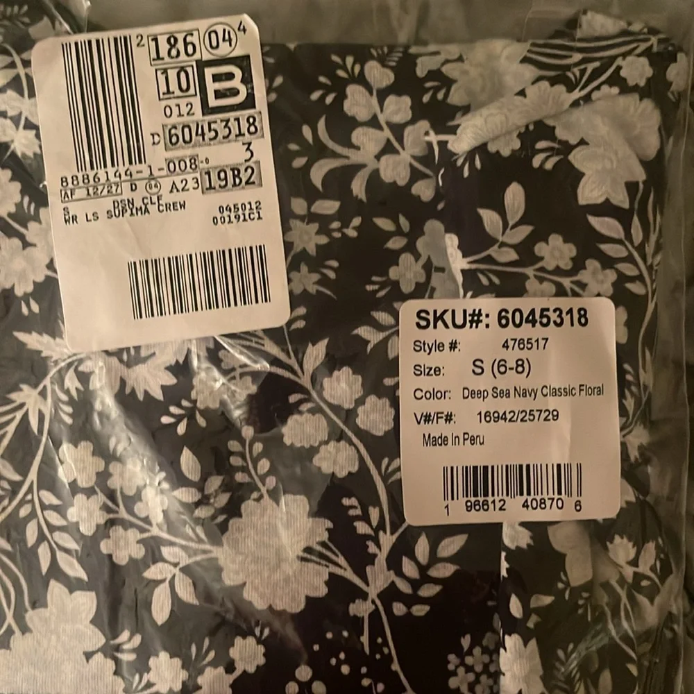 Lands End Supima Cotton Relaxed LS Floral Pattern Crew Neck Tee Small NWT - Picture 9 of 10